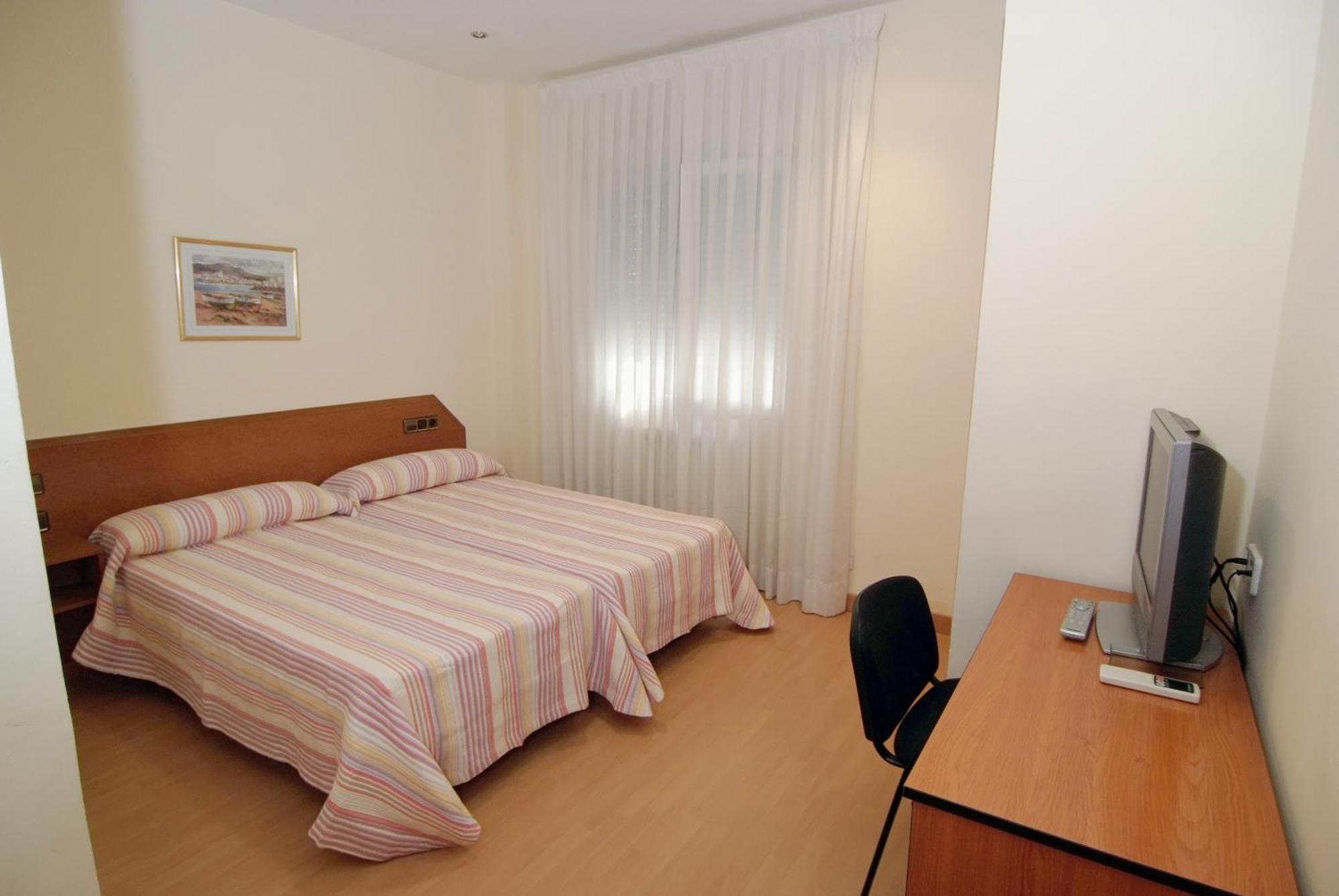 Hostal Cataluna Zaragoza Ngoại thất bức ảnh