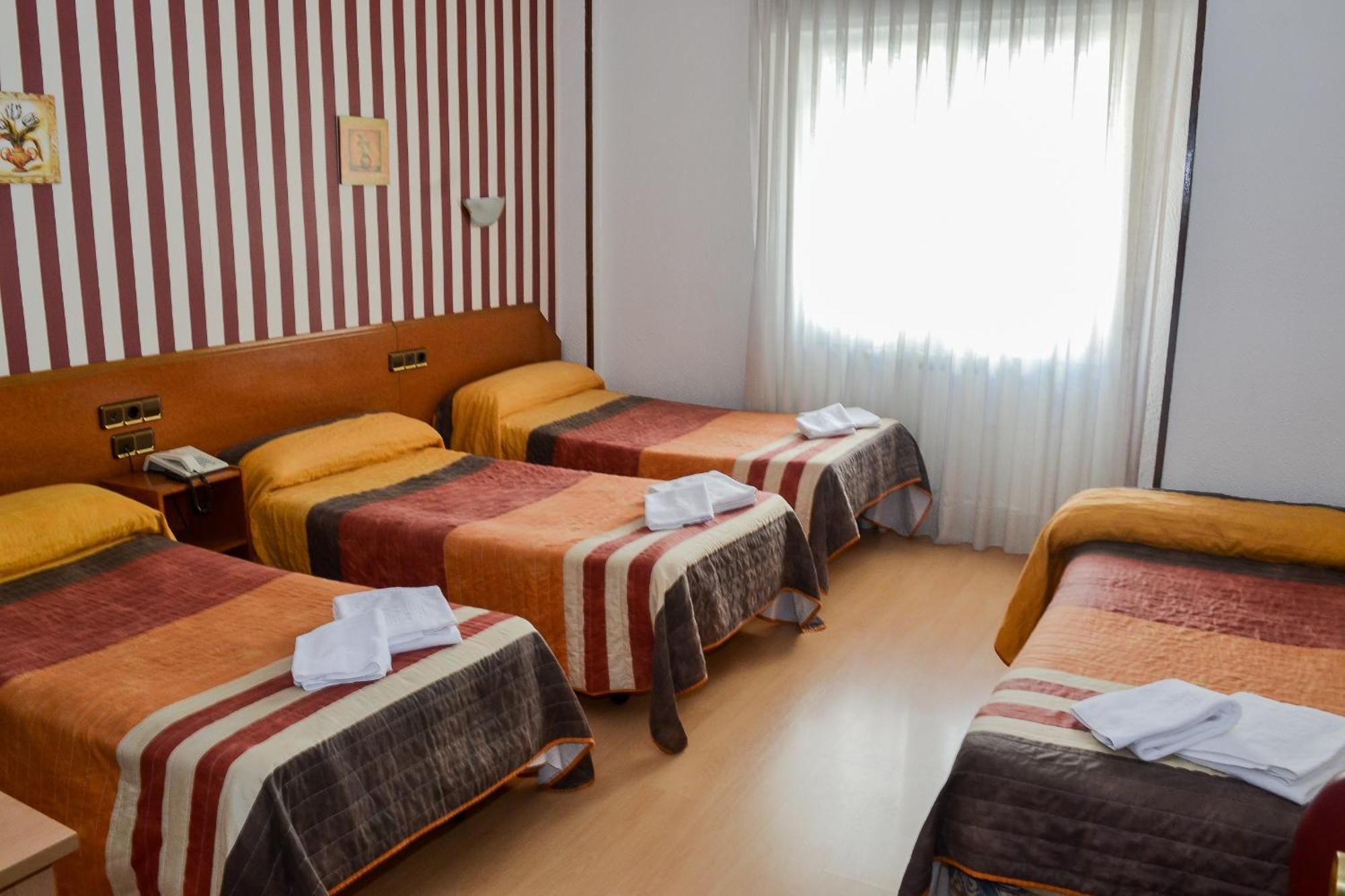 Hostal Cataluna Zaragoza Phòng bức ảnh
