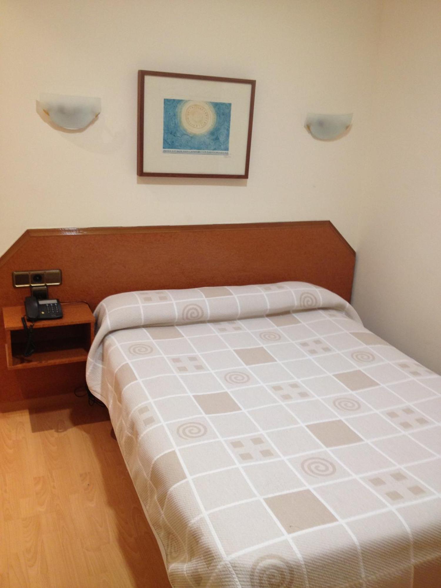 Hostal Cataluna Zaragoza Ngoại thất bức ảnh