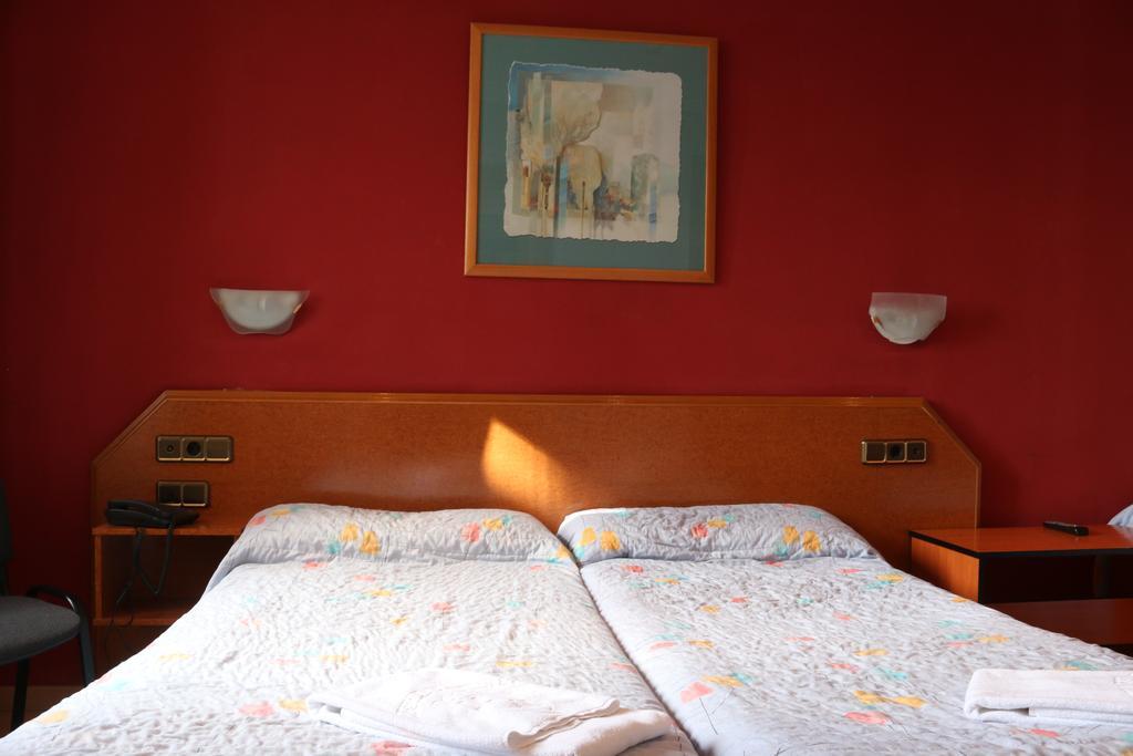 Hostal Cataluna Zaragoza Ngoại thất bức ảnh