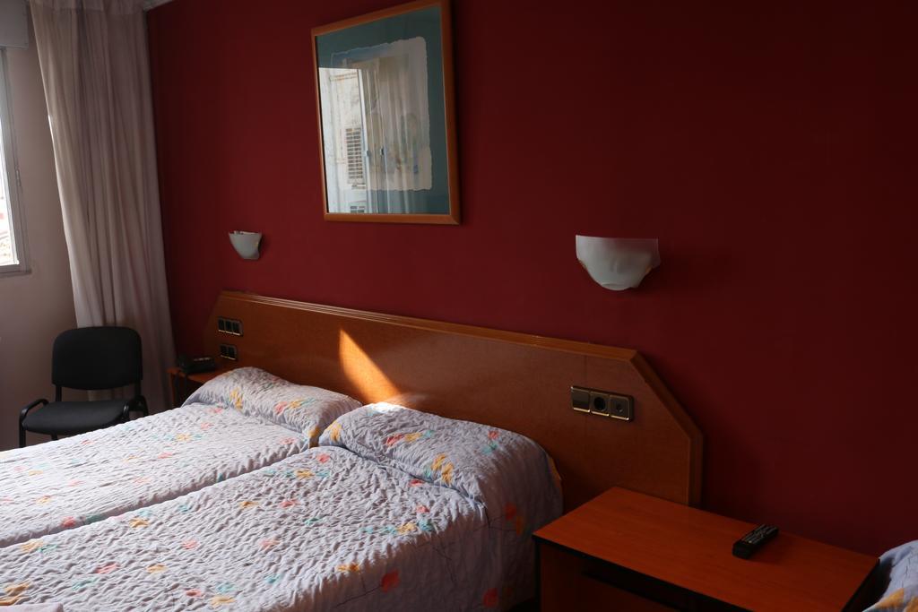 Hostal Cataluna Zaragoza Ngoại thất bức ảnh