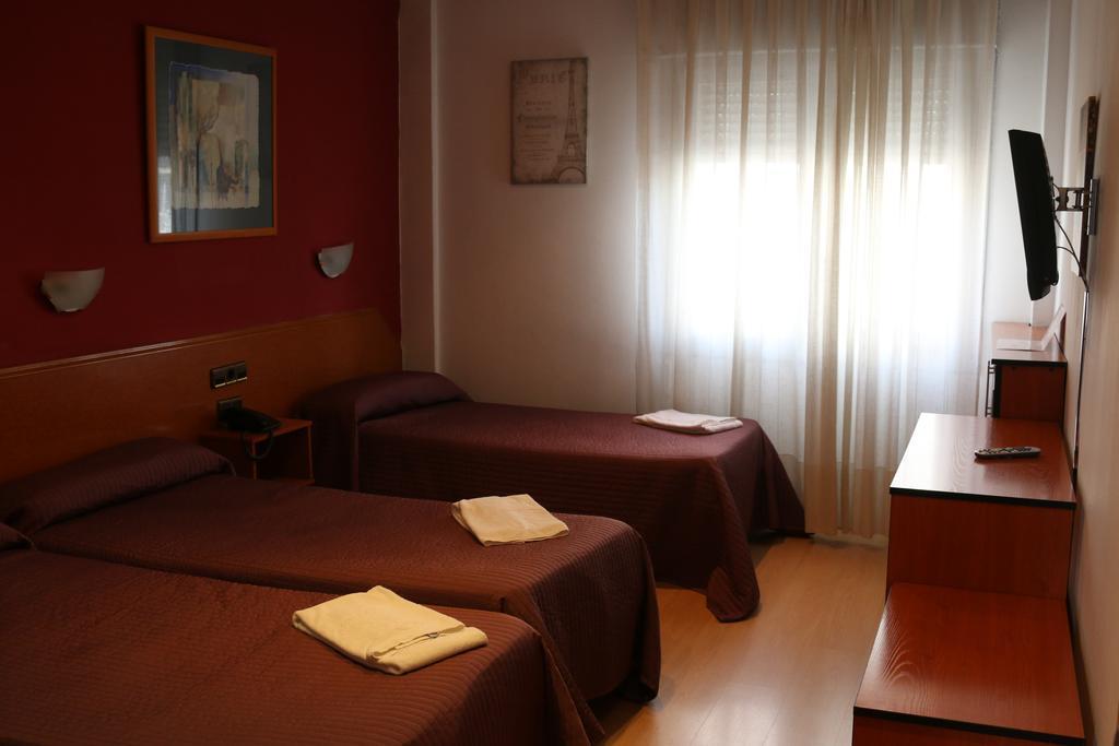 Hostal Cataluna Zaragoza Ngoại thất bức ảnh