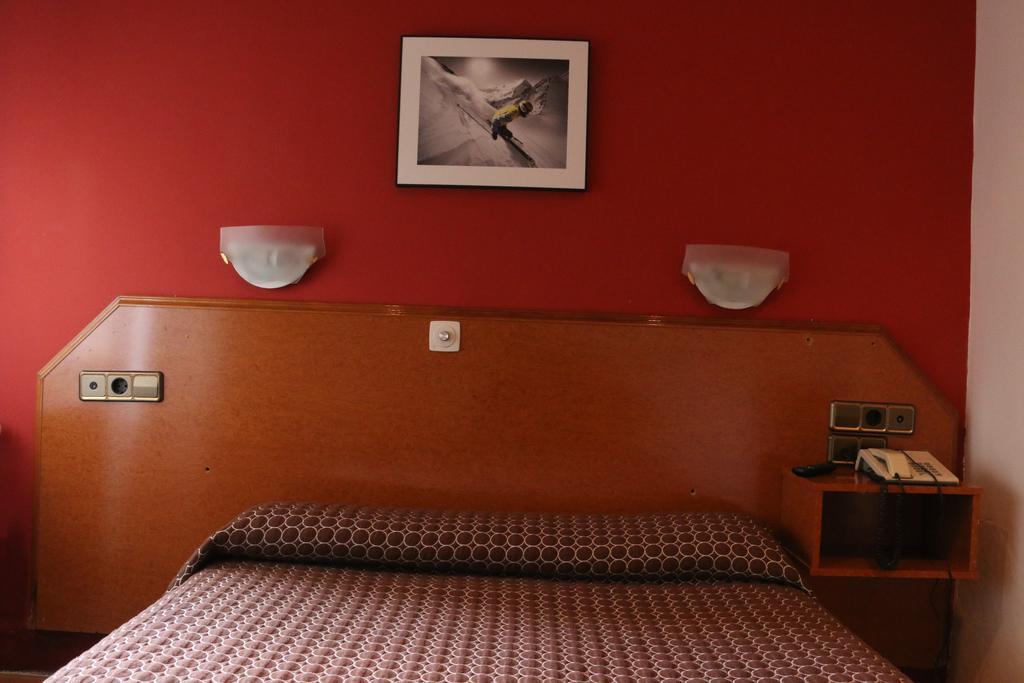 Hostal Cataluna Zaragoza Ngoại thất bức ảnh