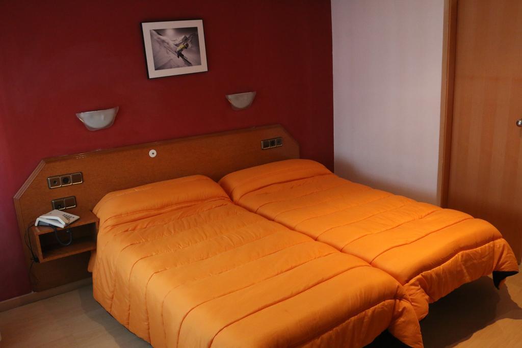 Hostal Cataluna Zaragoza Ngoại thất bức ảnh