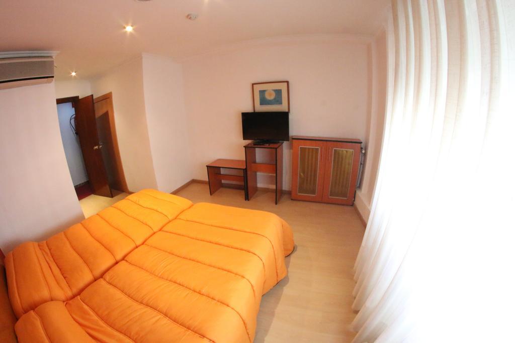 Hostal Cataluna Zaragoza Ngoại thất bức ảnh