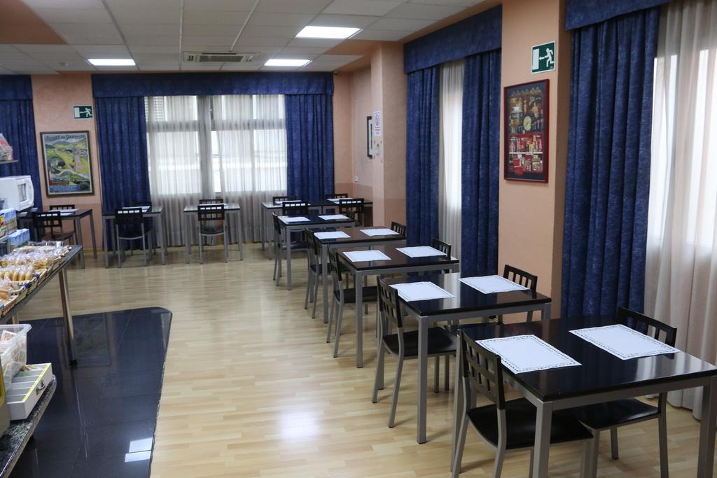 Hostal Cataluna Zaragoza Ngoại thất bức ảnh